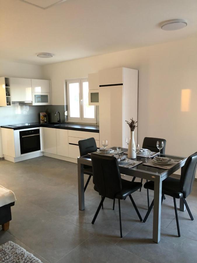 Apartments Villa Prima Privlaka  Eksteriør billede